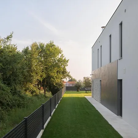 Luxury Atria Near Pula For 10 People With Children Playground & Heated Pool Villa
