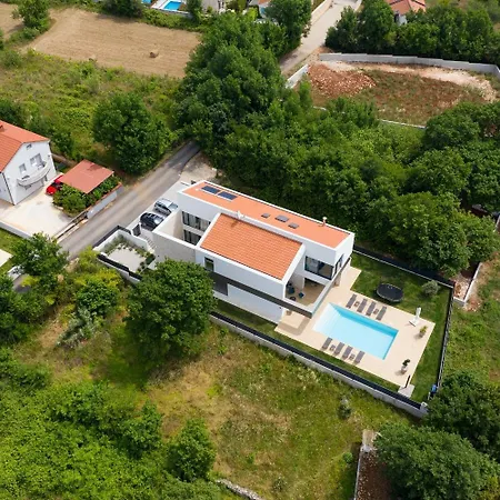 Luxury Atria Near Pula For 10 People With Children Playground & Heated Pool Villa *
