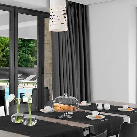 Luxury Atria Near Pula For 10 People With Children Playground & Heated Pool