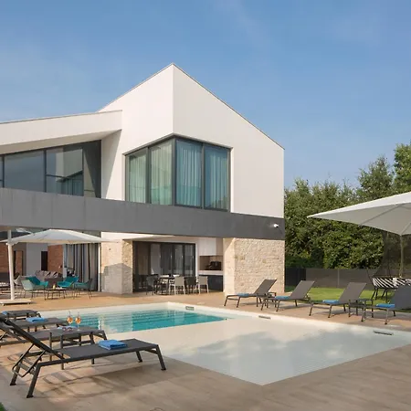 Luxury Atria Near Pula For 10 People With Children Playground & Heated Pool * Ližnjan